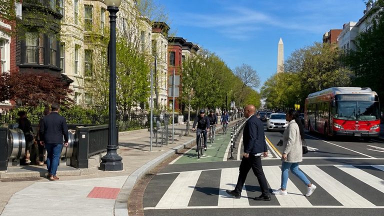 How to Get Around Washington DC Without a Car