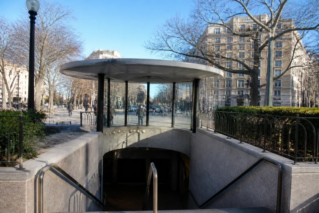 Pedestrian approach to Dupont Circle Metro station