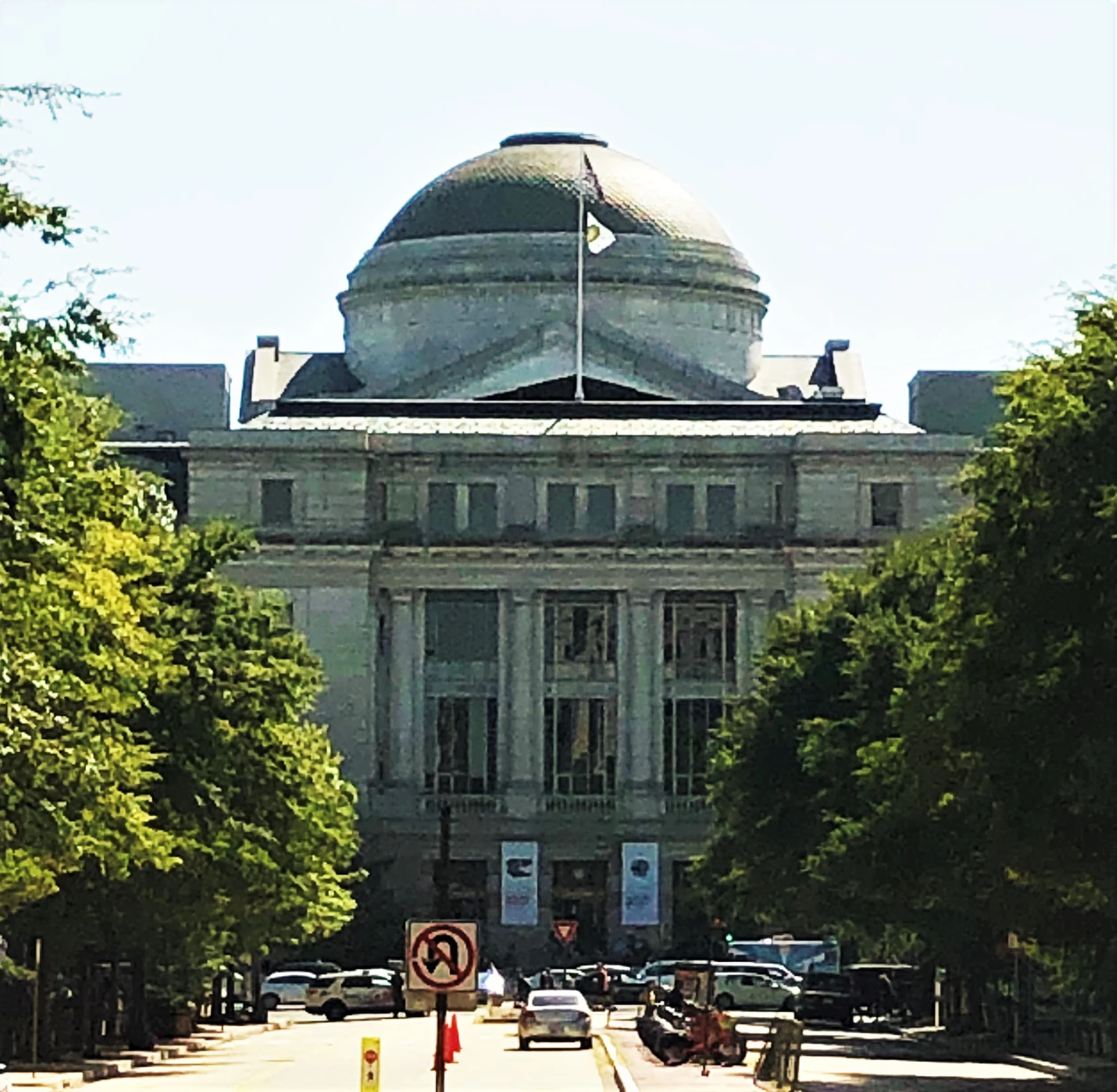 Exterior of the Smithsonian National Museum of Natural History in Washington DC