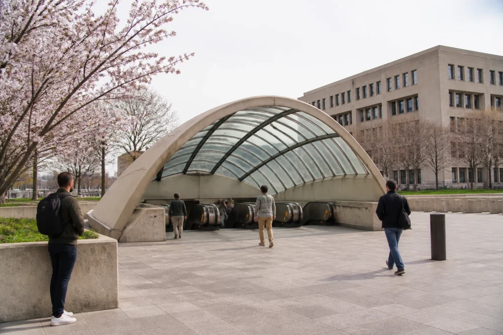 A Washington Metro approach near L'Enfant Plaza in Washington DC.